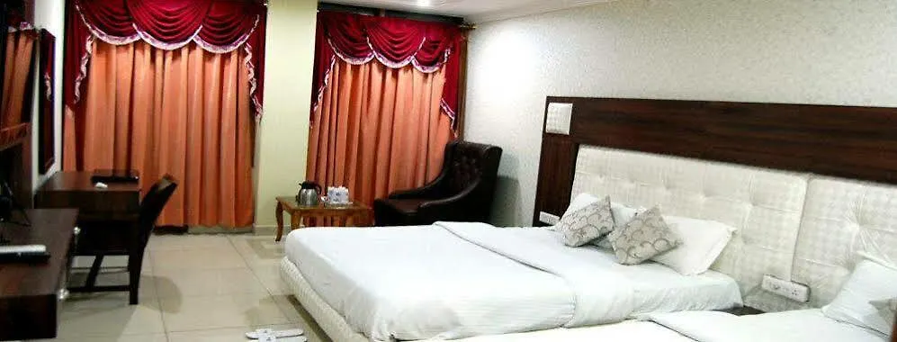 Hotel Diamond Plaza Chandigarh