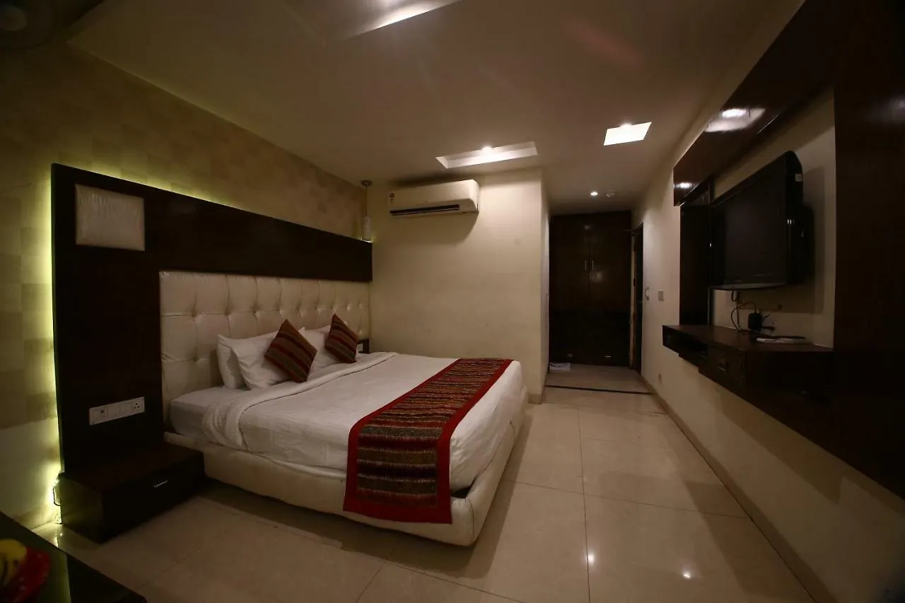 Hotel Diamond Plaza Chandigarh