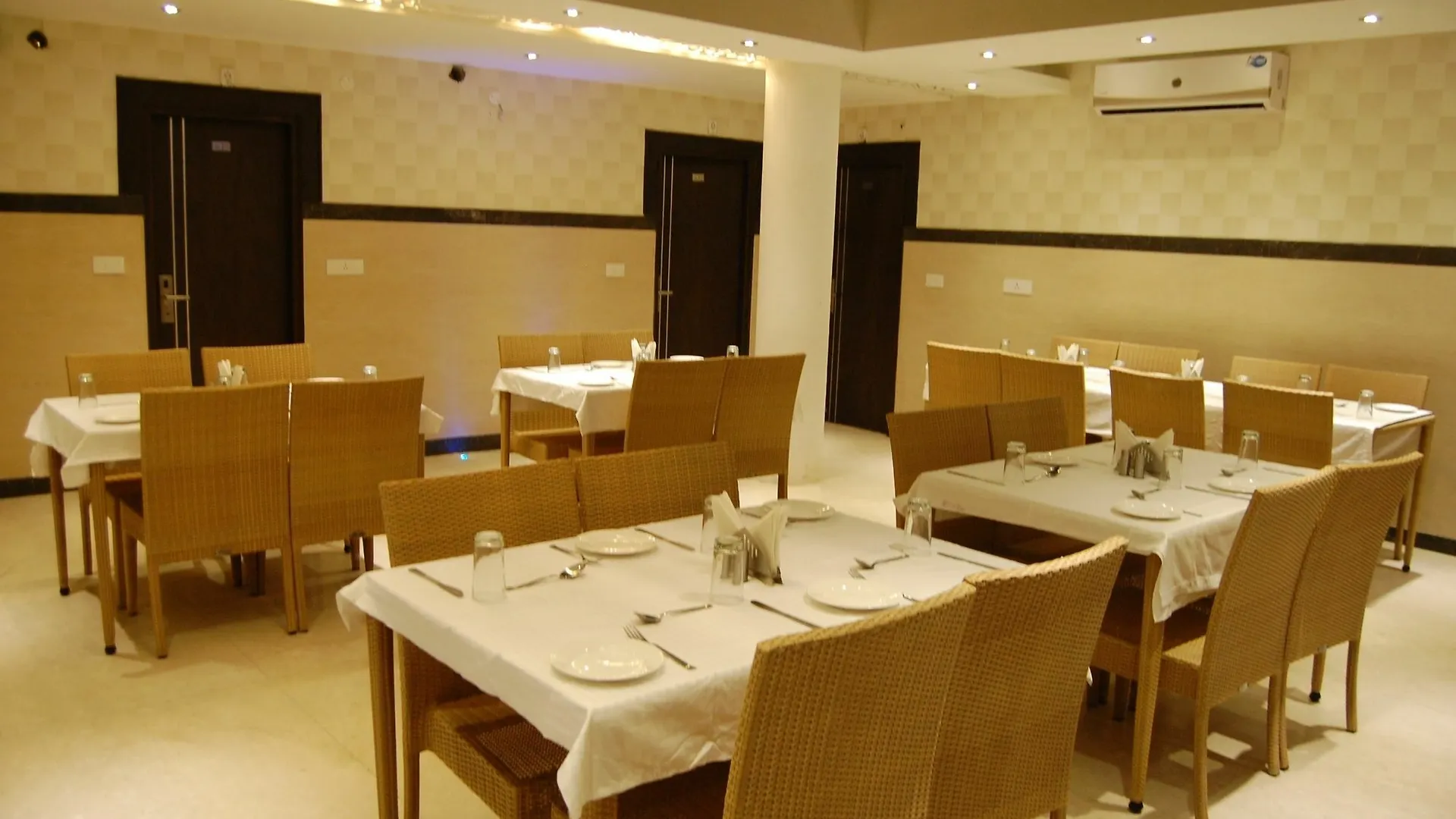 Hotel Diamond Plaza Chandigarh 3*,