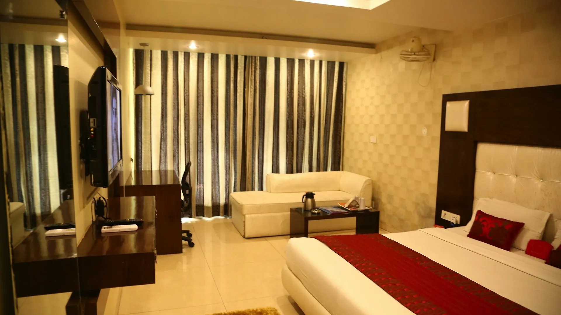 Hotel Diamond Plaza Chandigarh
