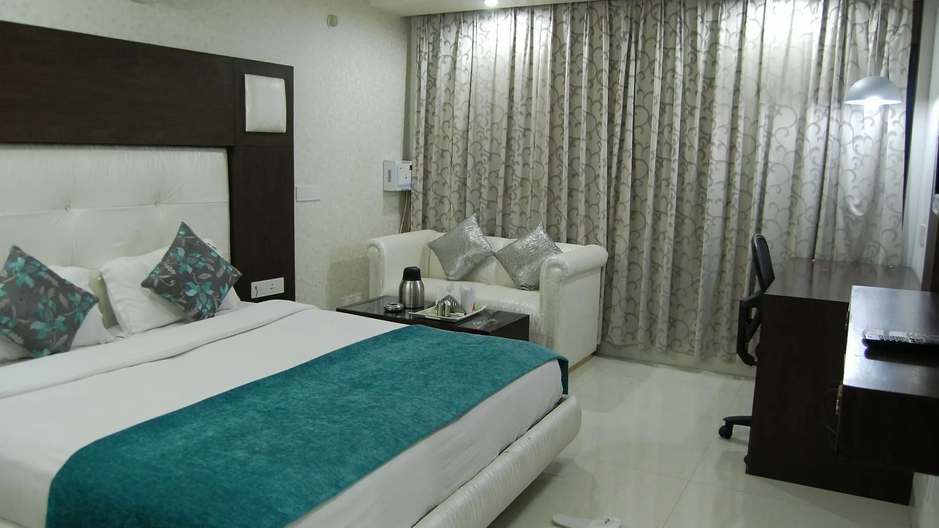 Hotel Diamond Plaza Chandigarh India