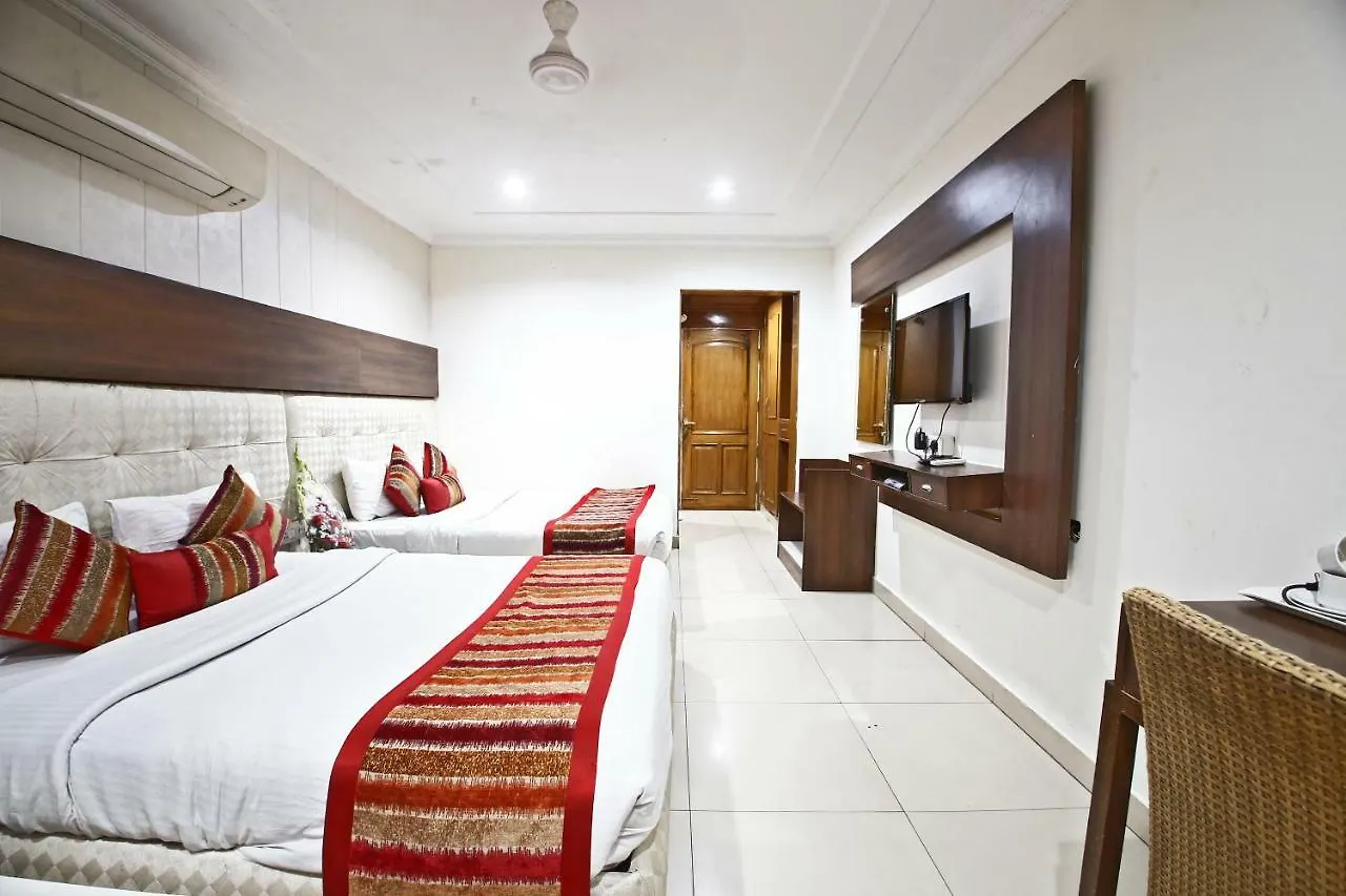 ***  Hotel Diamond Plaza Chandigarh India