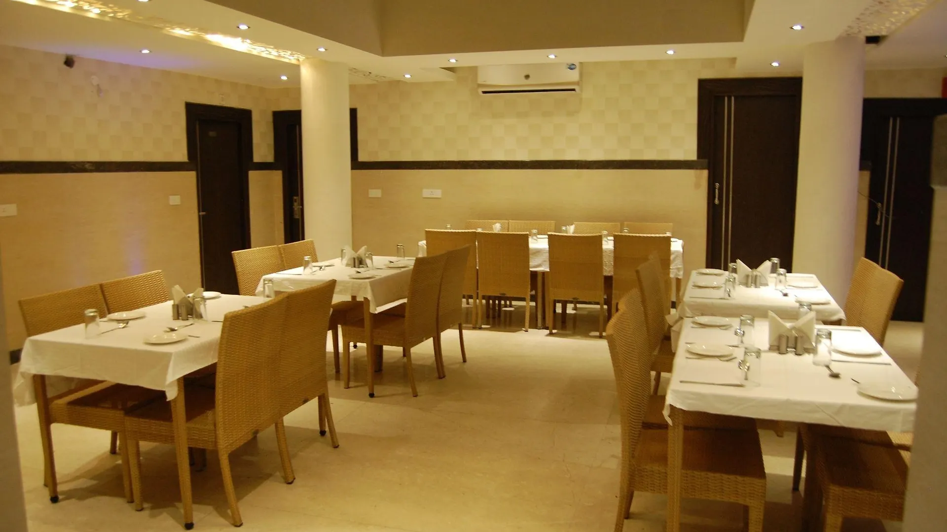 Hotel Diamond Plaza Chandigarh 3*,  India